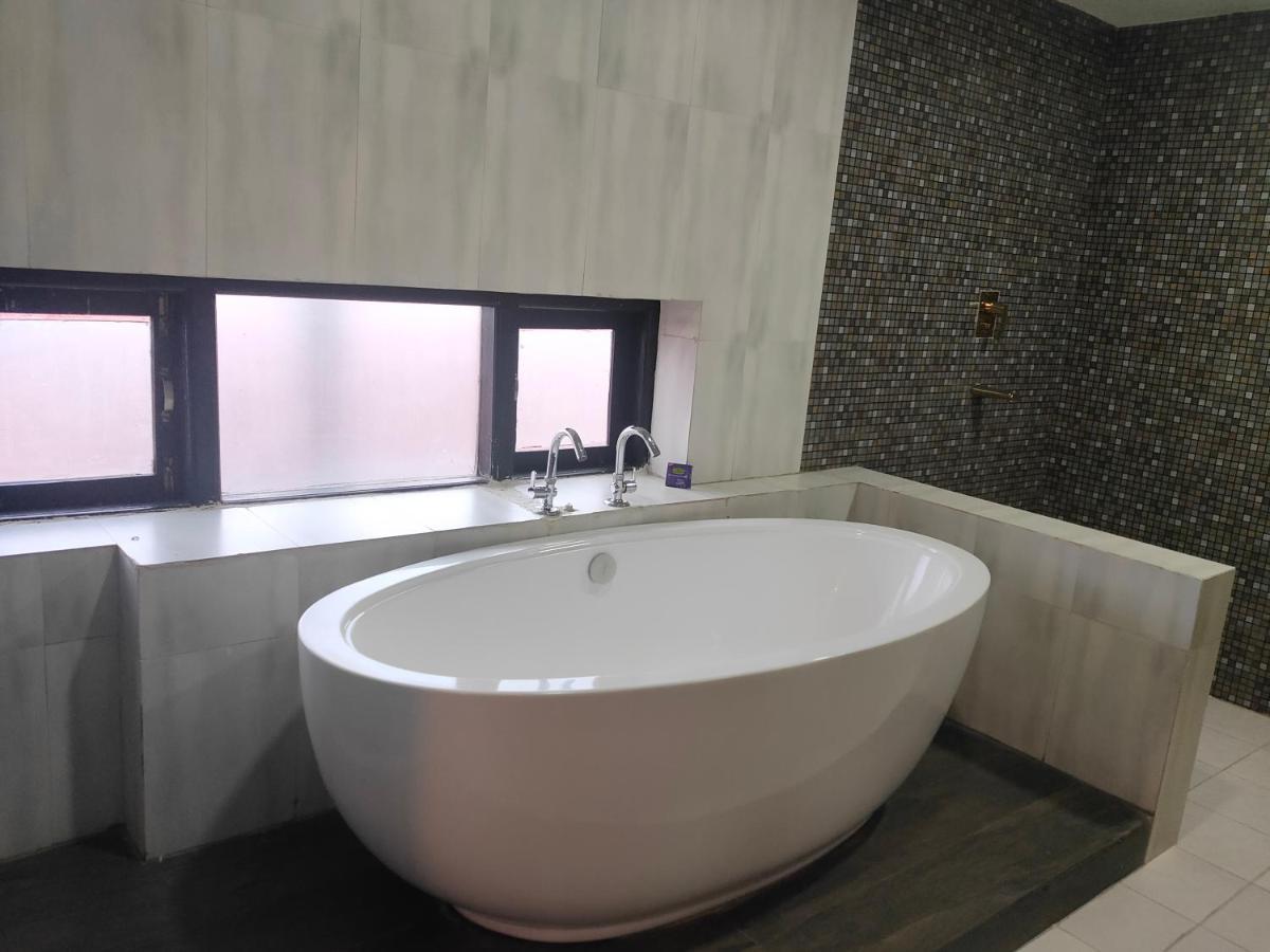 Pashupati Boutique Hotel & Spa Катманду Екстериор снимка